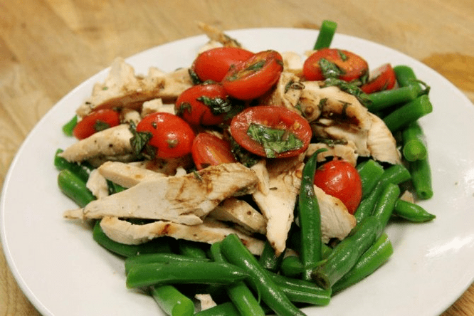 пилешка салата на протеинова диета