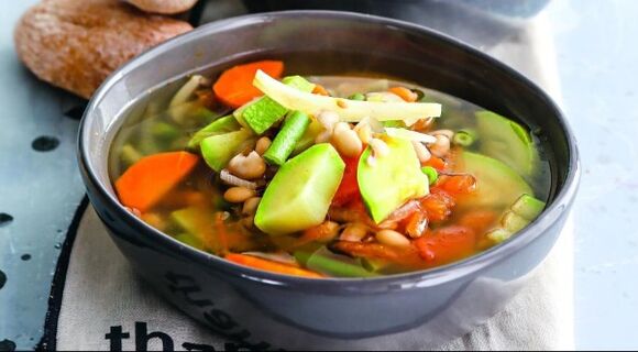 Зеленчукова супа - лесно първо ястие от диетичното меню на Маги