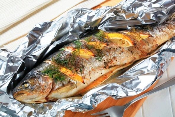 Следвайте диетата Маги с печена риба във фолио за вечеря